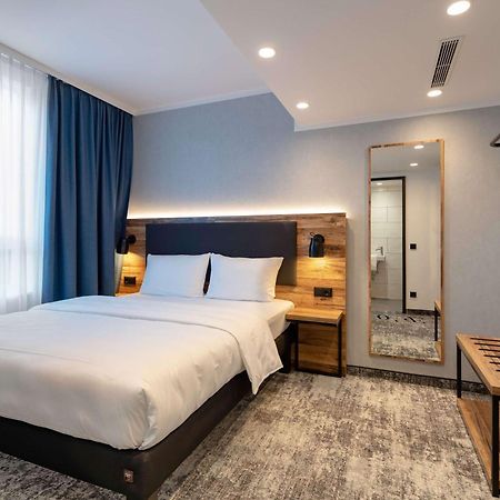 ホテル Ibis Styles Hamburg Barmbek エクステリア 写真