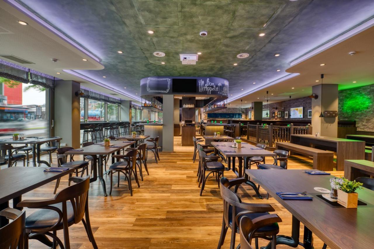ホテル Ibis Styles Hamburg Barmbek エクステリア 写真