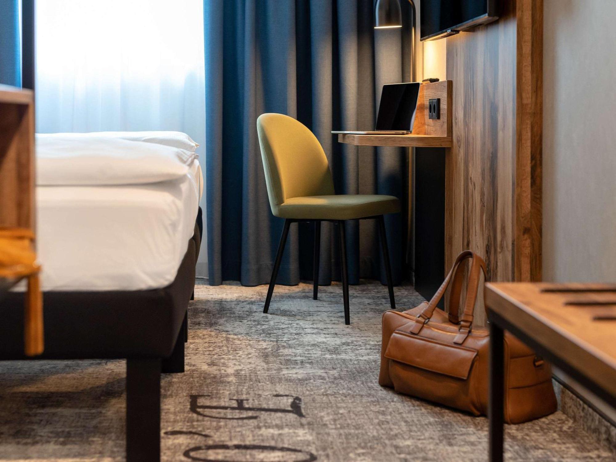 ホテル Ibis Styles Hamburg Barmbek エクステリア 写真