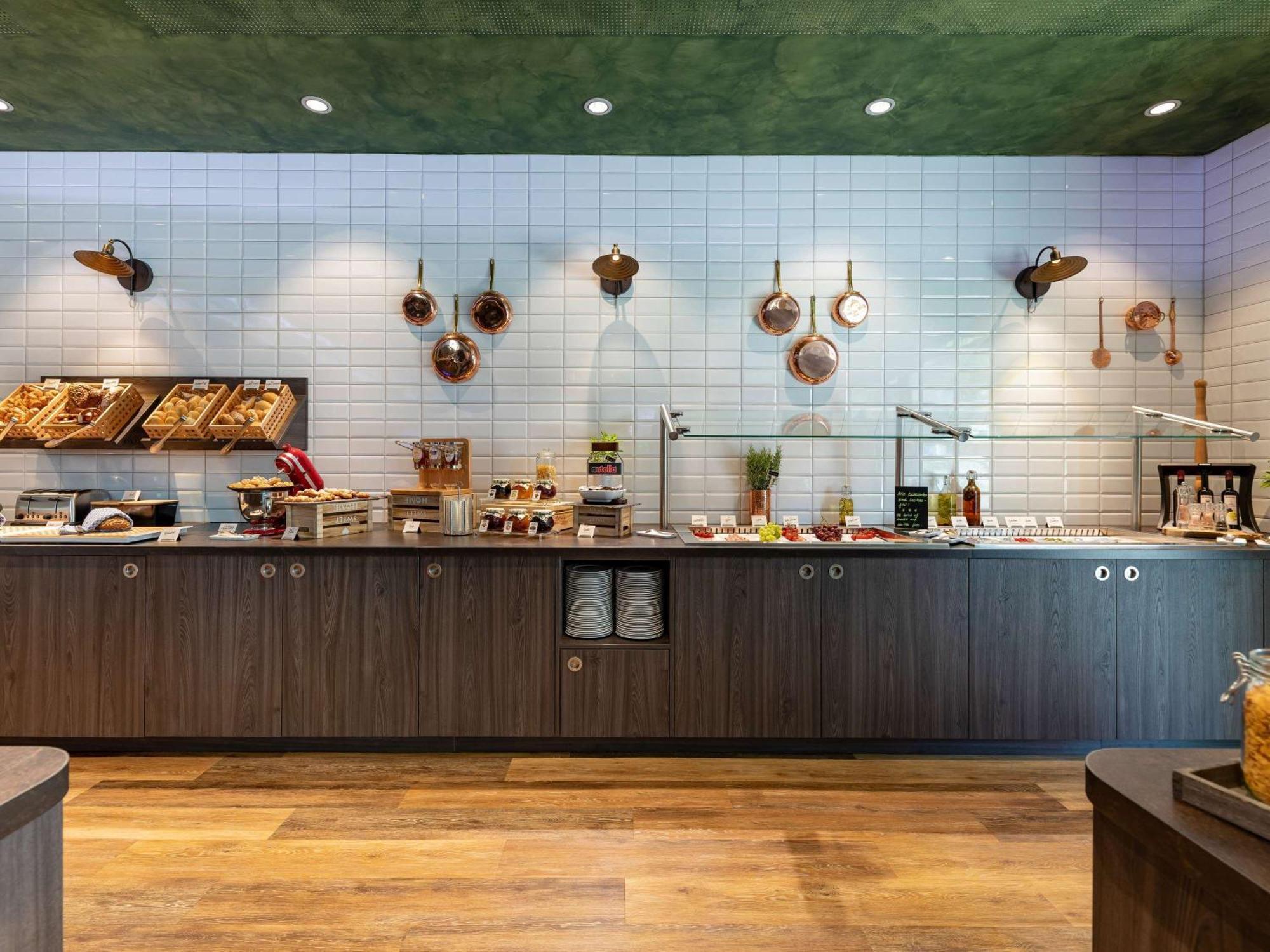 ホテル Ibis Styles Hamburg Barmbek エクステリア 写真